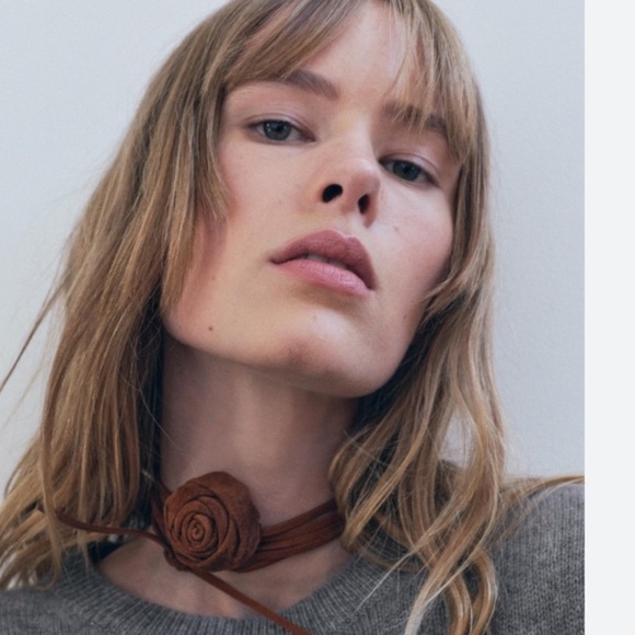 NWT. Zara Toffee 100% Leather Long Flower Cord Necklace. - Picture 4 of 8